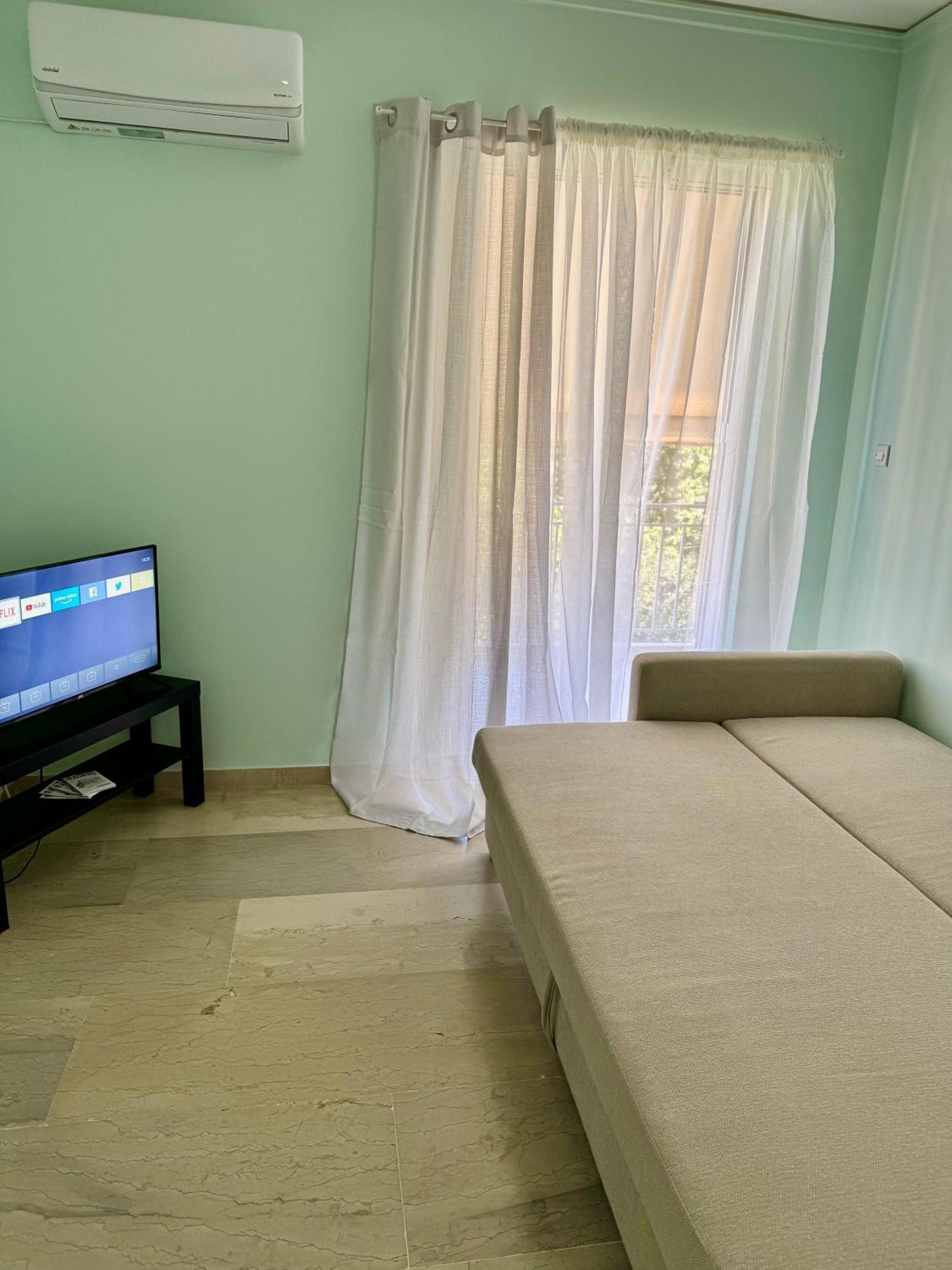 Sun Beach Apartment 아나비소스 외부 사진